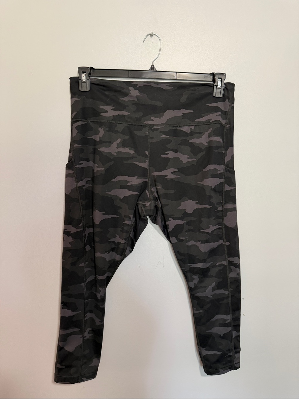 Athleta Ultimate Camo 7/8 Tight Size 2X